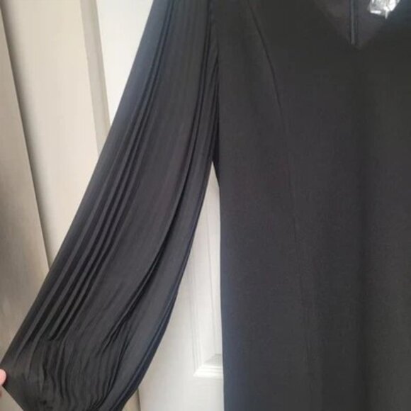 White House Black Market shift Dress with flared sheer sleeves size is 10 NWT!!! - Picture 4 of 7